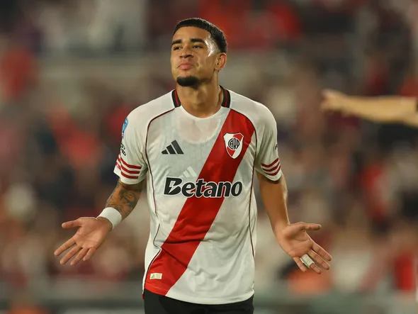 Chelsea : après Strasbourg, Kendry Paez agace aussi River Plate, le crack annoncé est-il en train de gâcher sa carrière ?