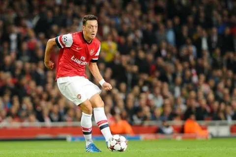 Arsenal : Özil lance un message à la concurrence