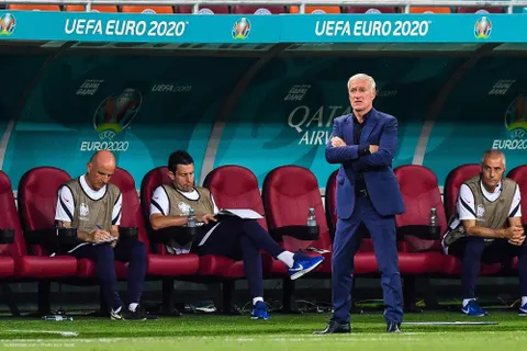 Equipe de France : Van Gaal s’en prend à Deschamps et Mbappé