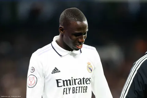 Mercato - Real Madrid : le départ d’un défenseur se confirme