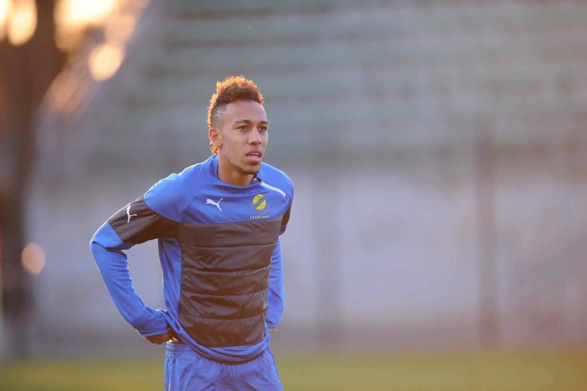 Quel numéro de maillot Pierre-Emerick Aubameyang porte-t-il avec l’équipe nationale du Gabon depuis sa première sélection, en 2009 ?