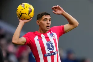 Mercato Manchester United : un latéral droit recherché, 3 pistes en Liga