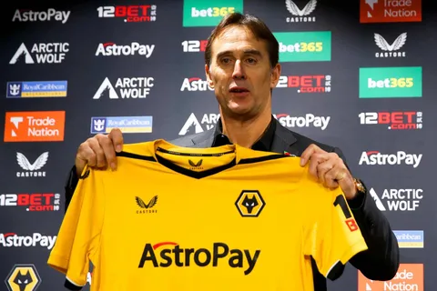 Mercato - Wolverhampton : Lopetegui fait le point sur l’avenir d’un cadre