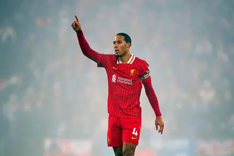 Mercato - Liverpool : 24, 23 et 19 ans, prime à la jeunesse pour remplacer Van Dijk