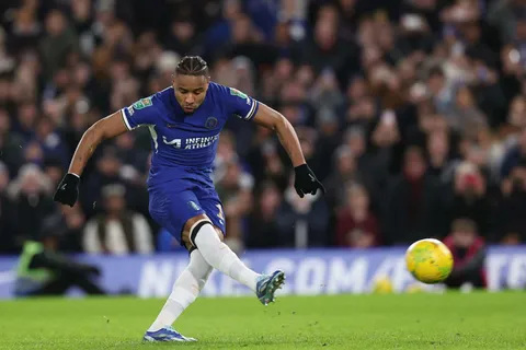 Chelsea : “Il est trop tôt”, Pochettino refroidit Nkunku