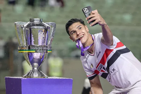 Mercato – Le jeune Nicolas chipé au nez et à la barbe du Barça ?