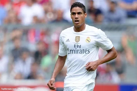 Real Madrid : Mourinho à fond sur Varane ?