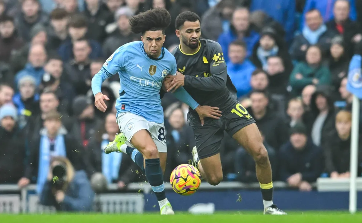 Rico Lewis Iliman Ndiaye Manchester City Everton