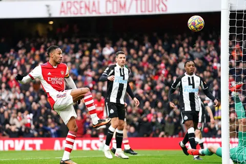 Mercato - Arsenal : après la Juventus, deux clubs italiens visent Aubameyang