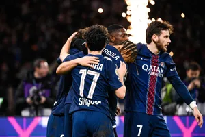 Chelsea-PSG : “pas beaucoup de Barcola ou de Kvara ici”… La petite phrase de Liam Rosenior secoue la Premier League !