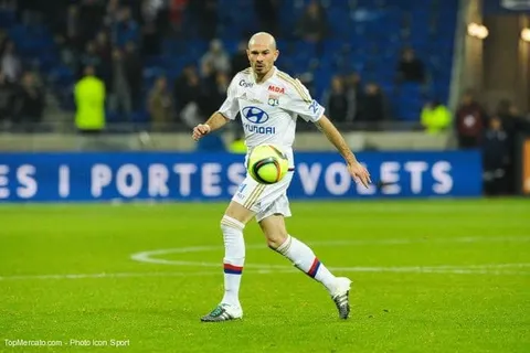 Nice : Jallet plutôt que Debuchy
