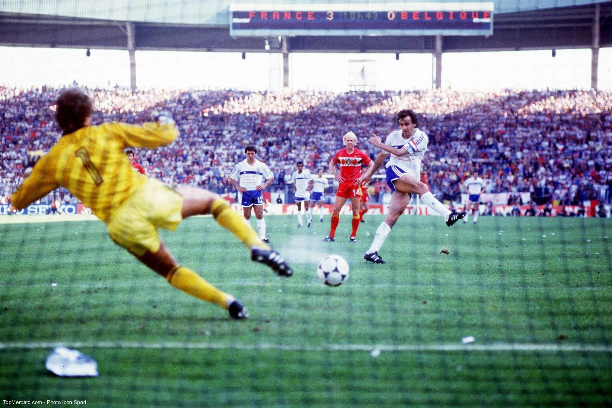 Sur quel score la France de Michel Platini a battu la Belgique à l’Euro 1984, pour la plus large victoire des Bleus dans cette compétition ?