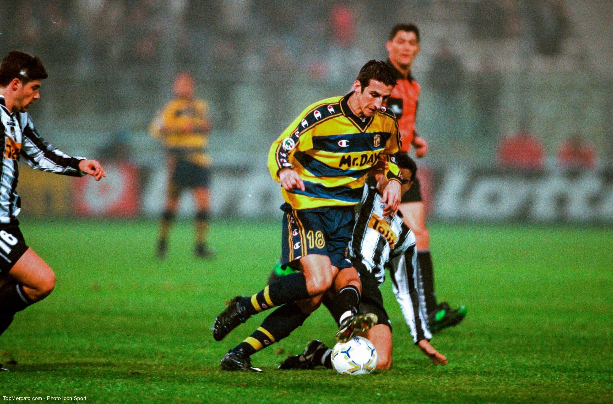 Promu en L1 en 2000, quel club français sort le Parme de Fabio Cannavaro, Hakan Sükür et Hidetoshi Nakata en tour préliminaire de la Ligue des Champions l’année suivante ?