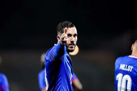 Mercato OL : un cador européen revient à la charge pour Rayan Cherki