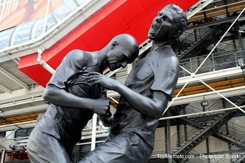 Divers : Materazzi et la fameuse statue