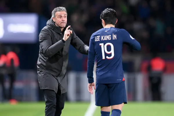 Lee Kan-in et Luis Enrique