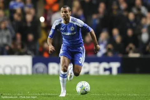 Chelsea : Cole va discuter de son contrat