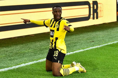 OM : Moukoko ou Rowe, la vérité éclate