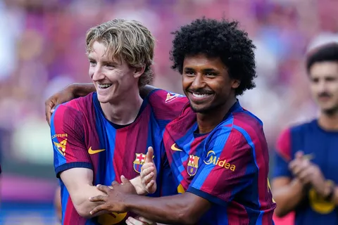 Barça : “je ne pensais pas que c’était sérieux”… Le nouvel attaquant de Flick ne croyait pas à son transfert surprise !
