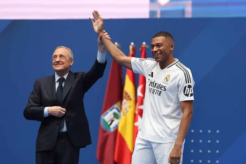 Florentino Perez fait une demande à Mbappé