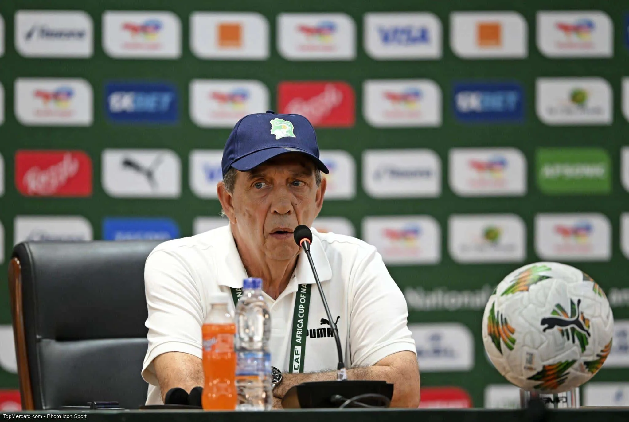 En pleine CAN, quel coach français a été contacté par la Fédération ivoirienne pour un prêt, dans le but de remplacer le démissionnaire Jean-Louis Gasset ?
