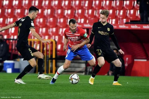 Coupe du Roi : le Barça passe à Grenade au bout du suspense