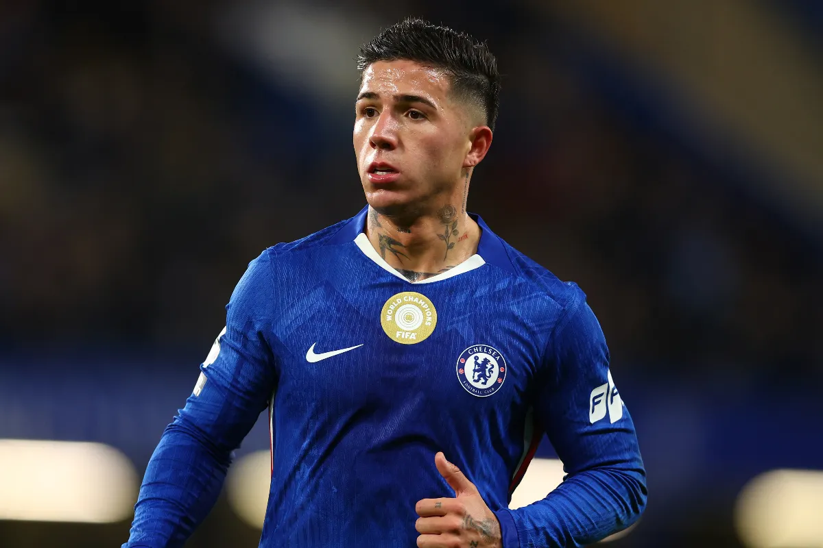 Real Madrid, PSG, Manchester City : Chelsea fixe un prix XXL pour Enzo Fernandez avant l’ouverture du mercato