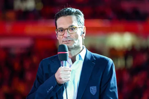 Mercato Lens : un coach de L2 favori pour remplacer Will Still