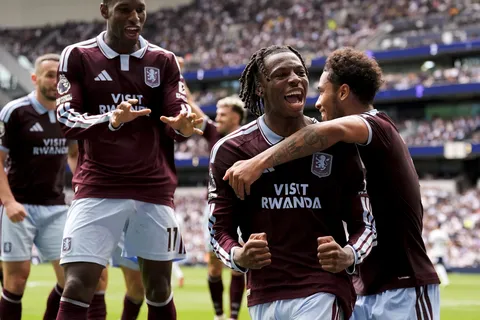 “Une superstar en devenir” : le Barça et le Bayern déjà impressionnés par la recrue phare du mercato d’Aston Villa