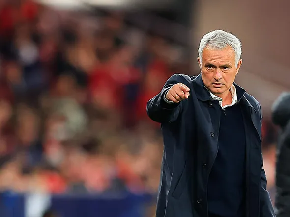 Mercato Real Madrid : José Mourinho a identifié sa priorité, il demande sa signature au plus vite