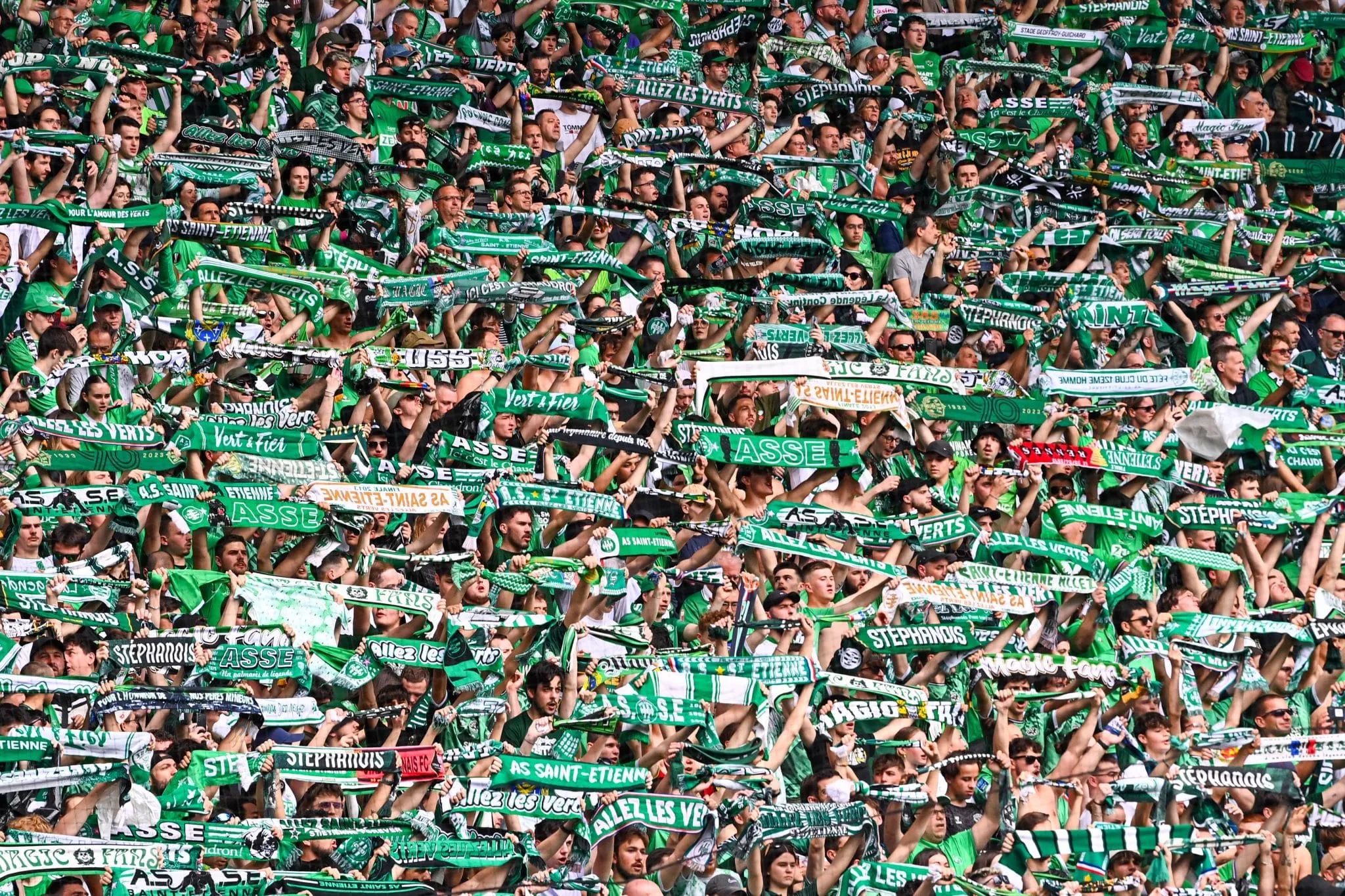 L’AS Saint-Etienne a fêté son anniversaire le 4 novembre 2023, lors d’un match de L2 contre le Paris FC. Quel âge a l’ASSE ?
