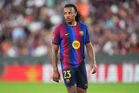 Mercato Barça : 6 géants européens aux trousses de Jules Koundé, jackpot en vue pour les Blaugranas ?