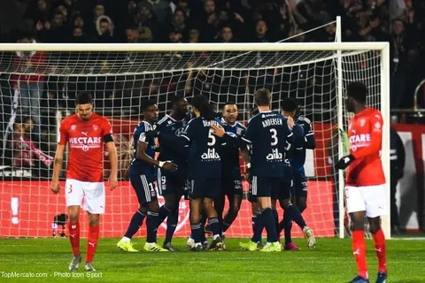 Ligue 1 : l’OL et Depay en démonstration à Nîmes