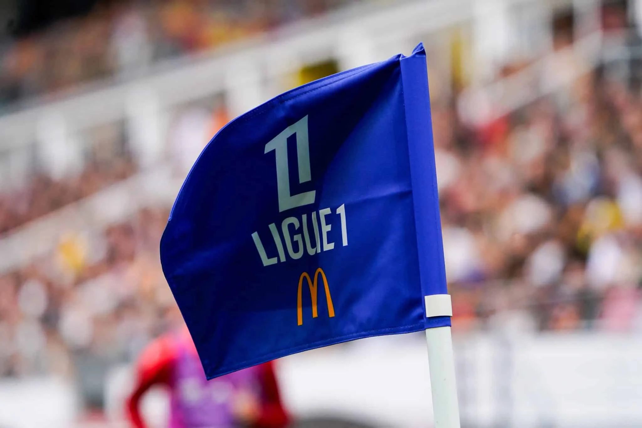 Dans les années 90 et 2000, quel club français a affiché sur son maillot la marque de saucissons Justin Bridou, puis Aoste, avant d’opter pour Pathé ?