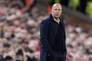 Mercato Liverpool : Arne Slot remplacé par une légende des Reds ?