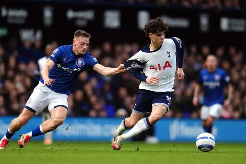 Bataille en vue entre Manchester United et Liverpool pour deux U23 à 60 M€