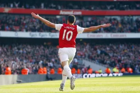 Milan AC : un intérêt pour Van Persie ?