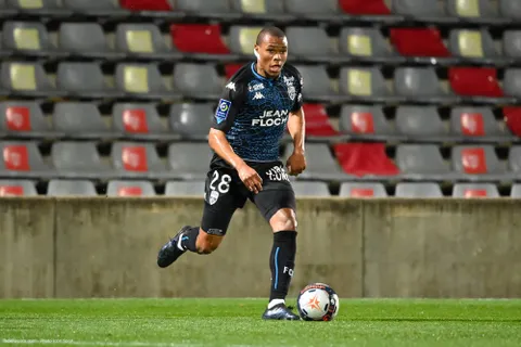 Mercato - Lorient : la Serie A séduite par Laurienté