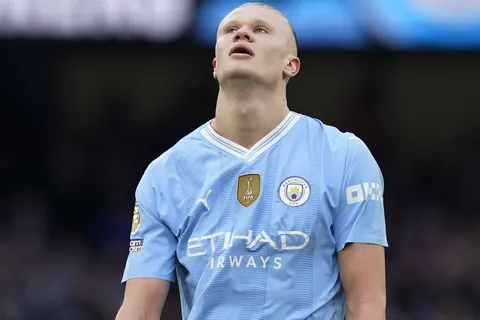 Manchester City : Haaland niveau D4, une légende de MU a encore frappé !