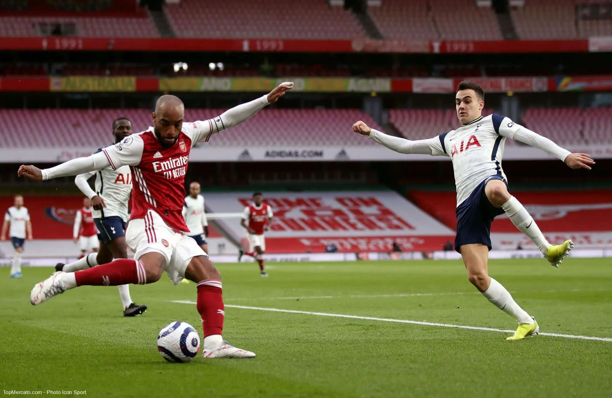 Après une défaite 2-1 contre Arsenal, quel coach de Tottenham s’est plaint de l’arbitre, de ses joueurs et du tir au but obtenu par les Gunners, que l’entraîneur en question ne voulait pas appeler penalty car c’était “une insulte à la notion de penalty” ?