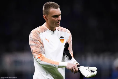 Mercato - Rennes prêt à frapper fort avec Cillessen et Umtiti ?