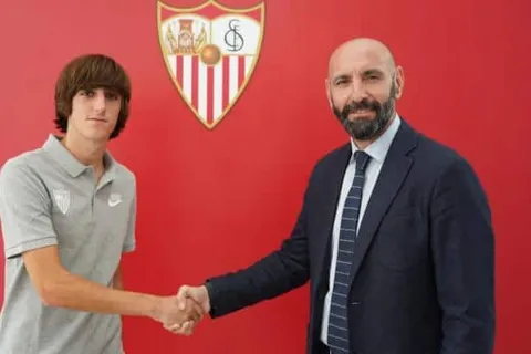 FC Séville : Bryan Gil rempile jusqu’en 2023 (Officiel)