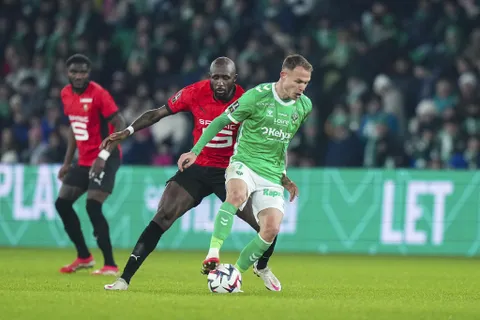 Une pluie de critiques s’abat sur le mercato de l’ASSE