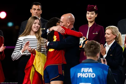 Affaire Rubiales : le Barça et le Real sortent du silence !