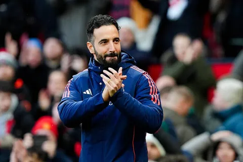 Mercato Manchester United : déjà 8 buts inscrits en 2025, Ruben Amorim a trouvé son futur attaquant pour 76 M€