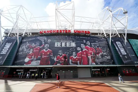 Mercato - Premier League : Man Utd, plus gros “pigeon” de la décennie, le PSG sur le podium !
