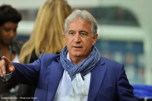 ASSE : Caïazzo tape du poing sur la table pour le calendrier