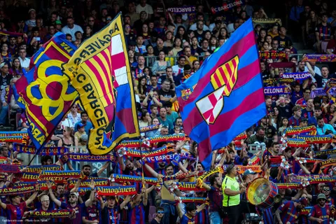 PSG : les fans du Barça s’en prennent au mauvais bus !