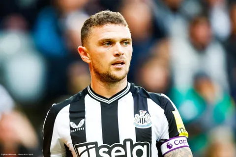 Mercato - Bayern Munich : Newcastle prend une décision sur Trippier