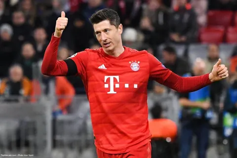 Bayern Munich : Robert Lewandowski rejoint Gerd Müller